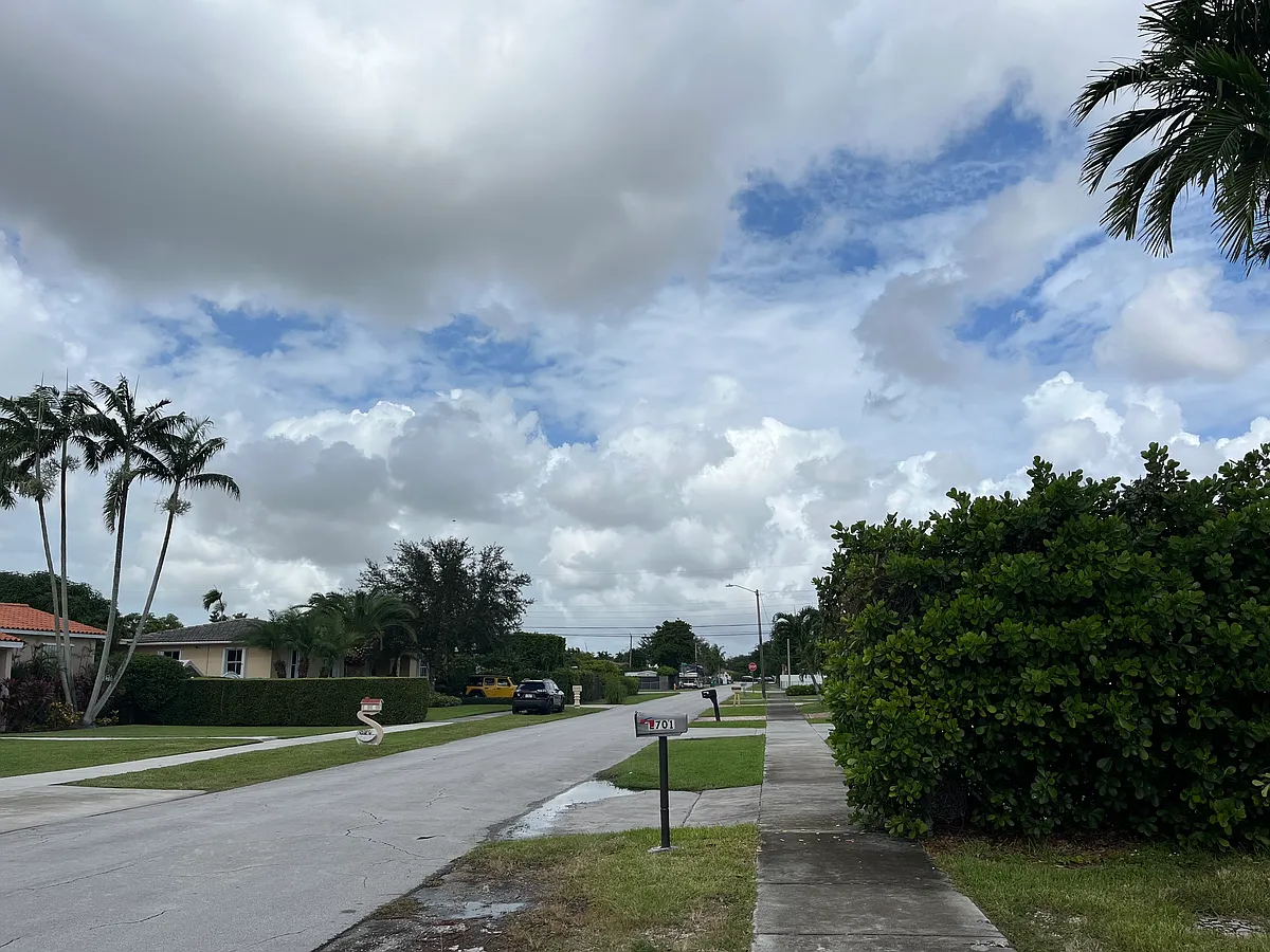 Building Photo - 2701 SW 80th Ave