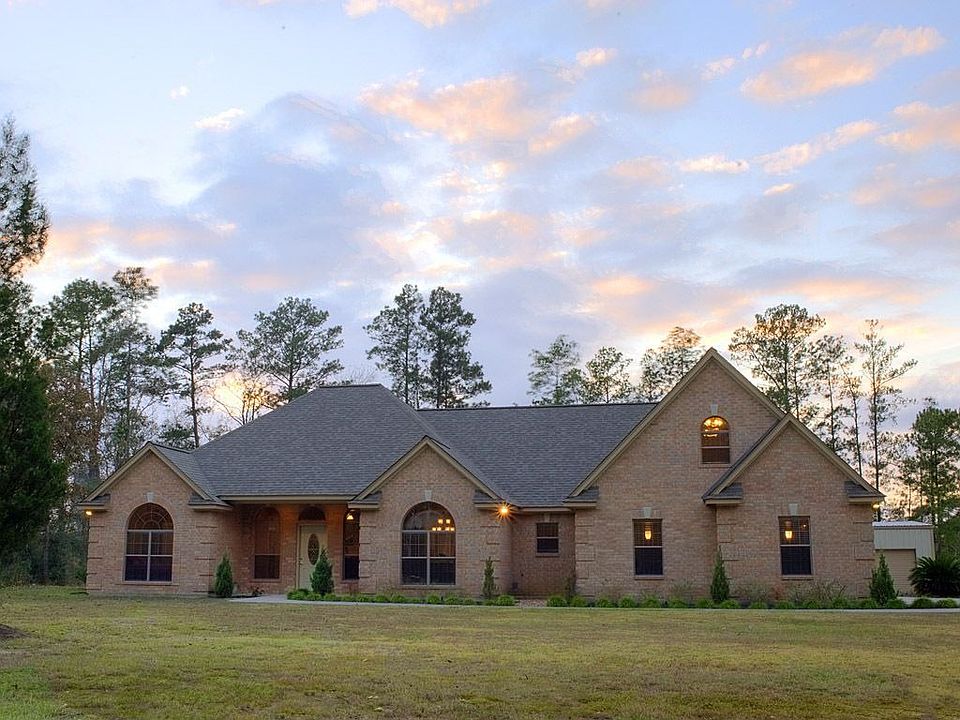 A county living dream, with plenty of space between homes and no rear neighbor