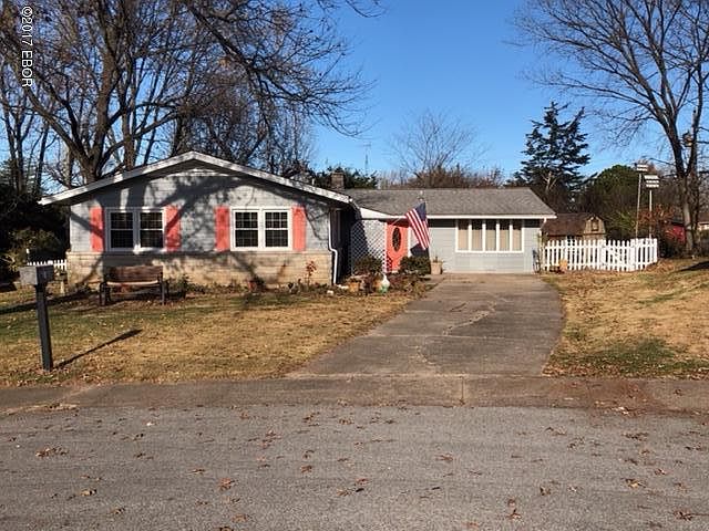 2nd image of 1400 W Taylor Dr