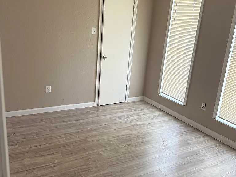 3656 Hemlock Ln — Photo 13