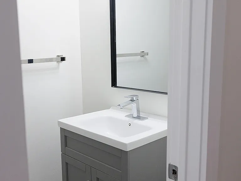 6305 Englewood Ave #1 — Photo 32