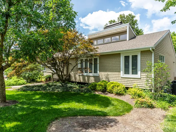 1089 Chinoe Rd, Lexington, KY 40502