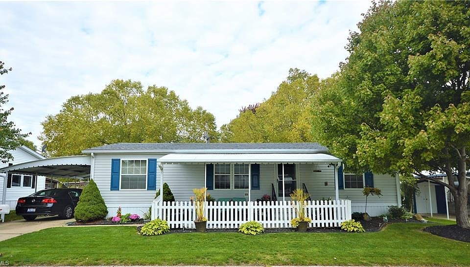 1st image of 12 Cherry Ln #12
