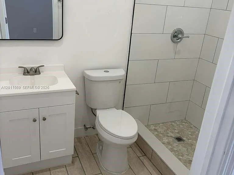 1870 Lakeview Dr — Photo 10