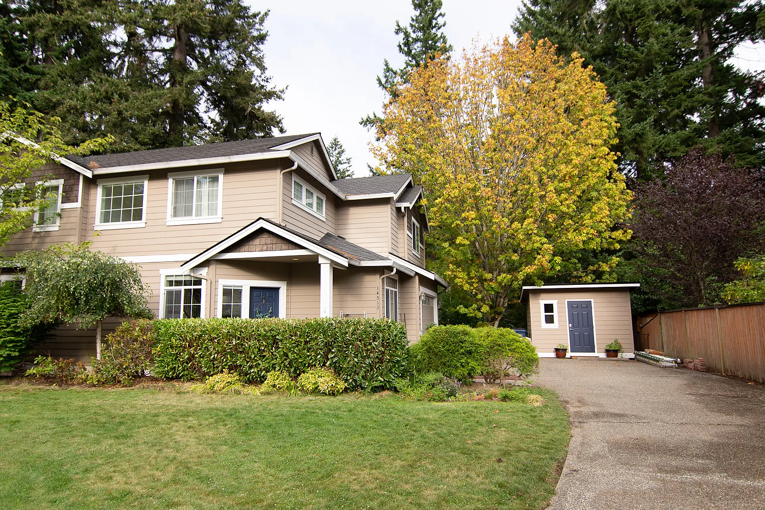 4 bed, 2.5 bath, 2526 sqft, $4,195 — Photo 2