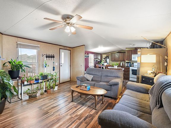 3rd image of 850 N Main St #47