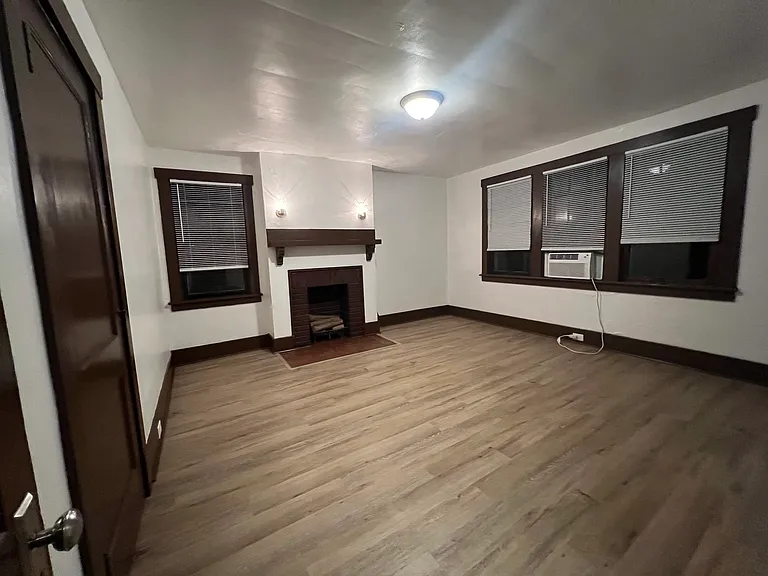 320 Zara St #2 — Photo 2