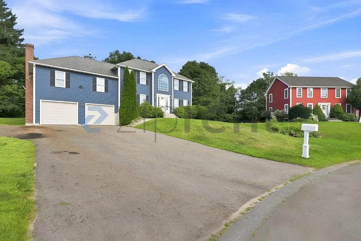 3 bed, 2.5 bath, 2388 sqft, $3,500 — Photo 4