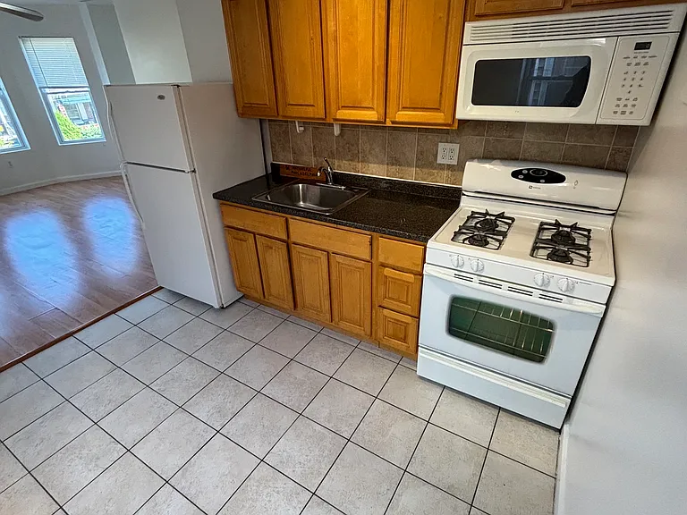 5036 Catharine St #2 — Photo 2