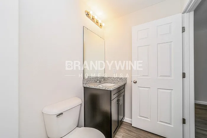558 Kit St — Photo 17