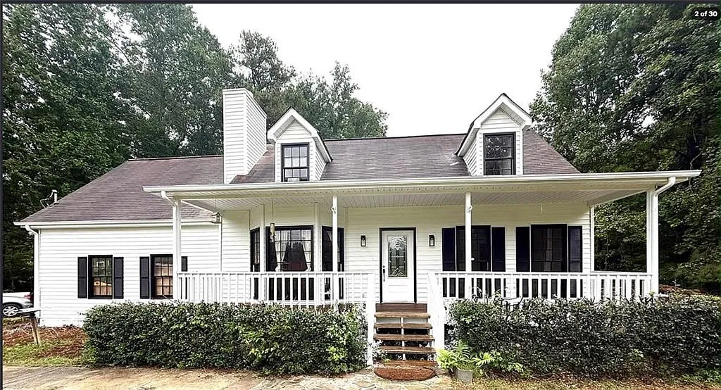 3 bed, 2.0 bath, 1820 sqft, $2,450 — Photo 2