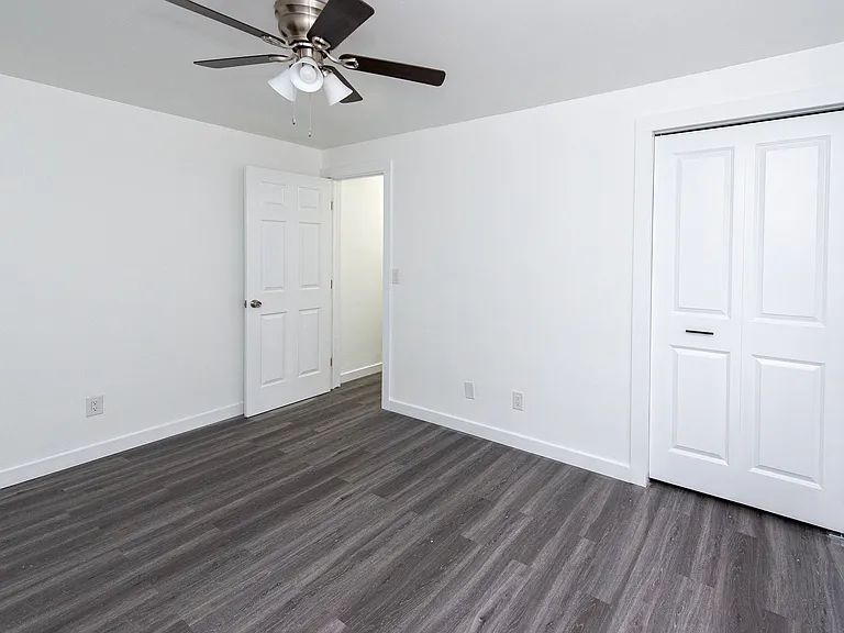 469 Olden Ave — Photo 41