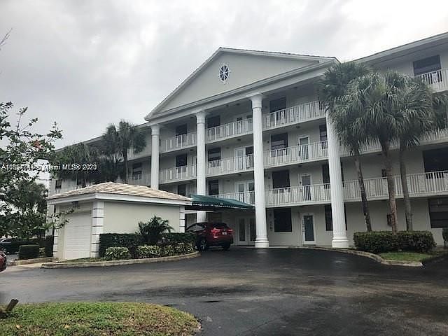 1st image of 1715 Whitehall Dr APT 405