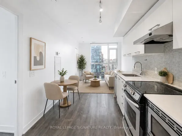 87 Peter St #1203, Toronto, ON M5V 0P1