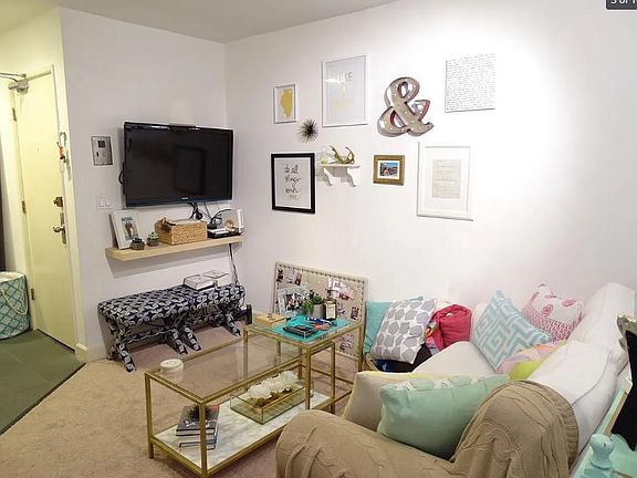 4th image of 619 W Stratford Pl APT 203