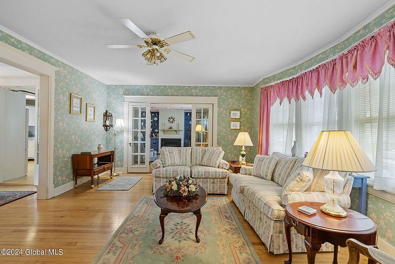 5th image of 15 Washington Road