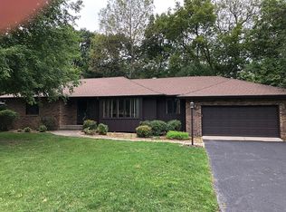 628 Thoreau Dr, Burnsville, MN 55337
