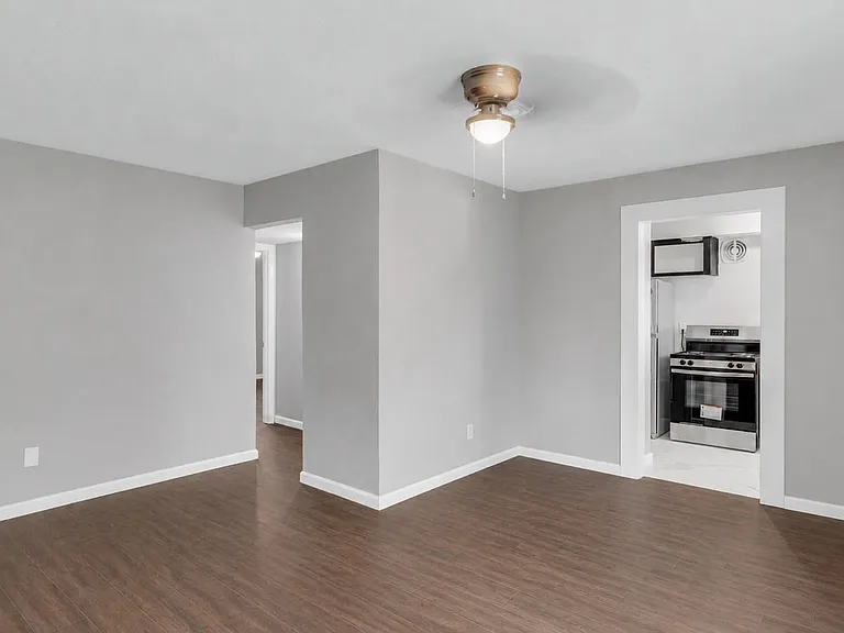 122 E Crosstimbers St #52 — Photo 4