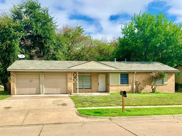 2401 Gilbert Cir, Arlington, TX 76010