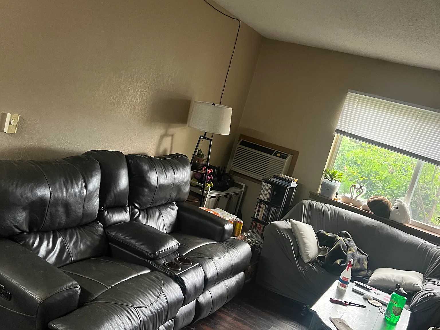 3 bed, 1000 sqft, $930 — Photo 3