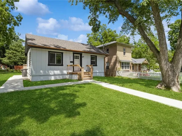 2705 Franklin Ave, Des Moines, IA 50310