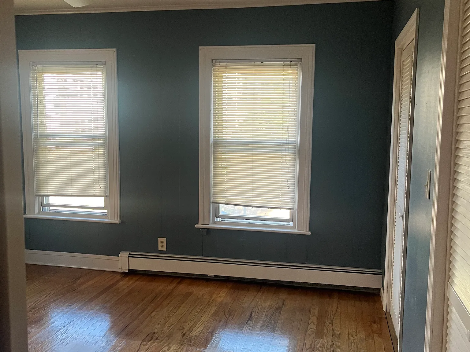 3 bed, 900 sqft, $2,200 — Photo 1