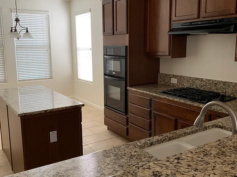 3215 N Kayenta St — Photo 8