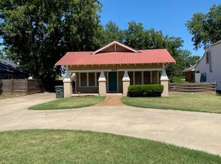 415 S 9th St, Clinton, OK 73601