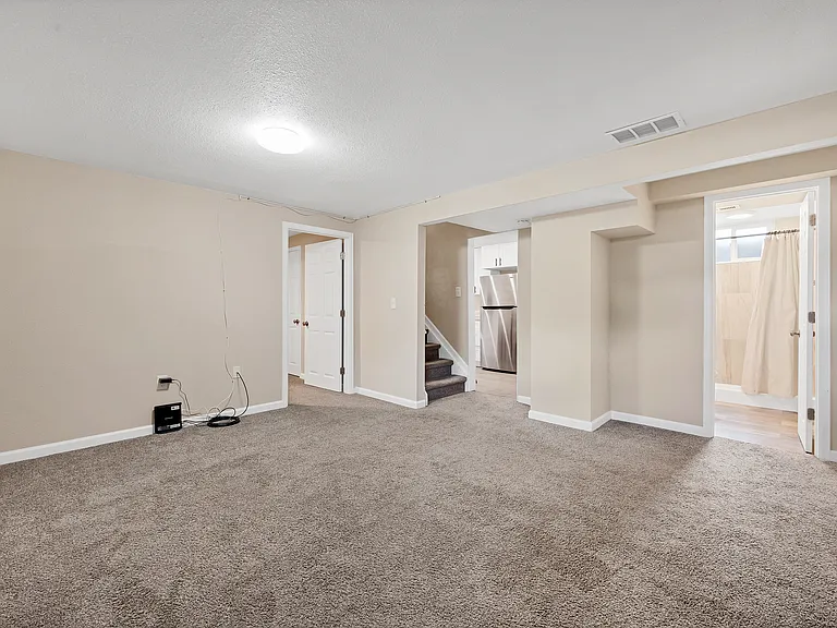6042 Uno St #B — Photo 5
