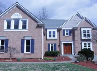 2040 Berkshire Club Dr, Cincinnati, OH 45230