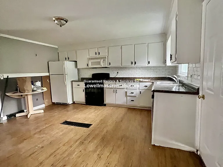141 Alma St — Photo 16