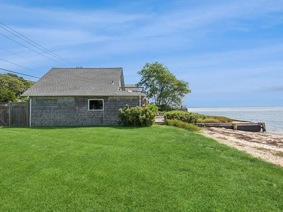 314 E Montauk Hwy