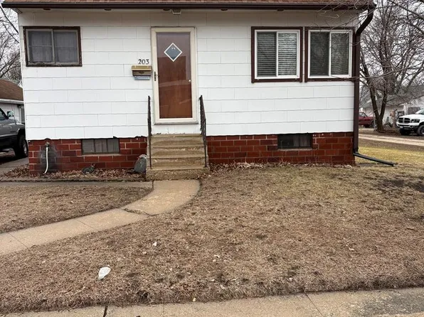 203 NW 4th St, Pocahontas, IA 50574