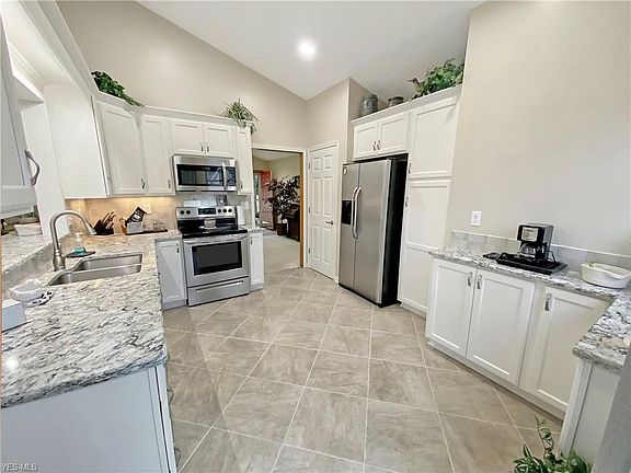 3rd image of 4473 Country Ln