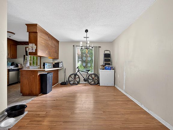 5th image of 217 Kemsing Rd