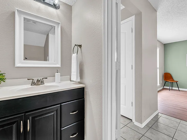 600 Ashcrest Ct — Photo 8