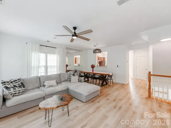 12117 Harrison Steel Dr, Charlotte, NC 28277
