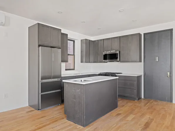 462 Maple Street image 5 of 16