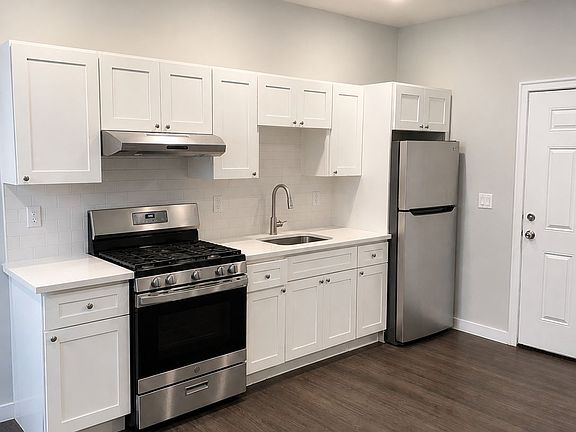 3rd image of 212-214 12th Ave #4