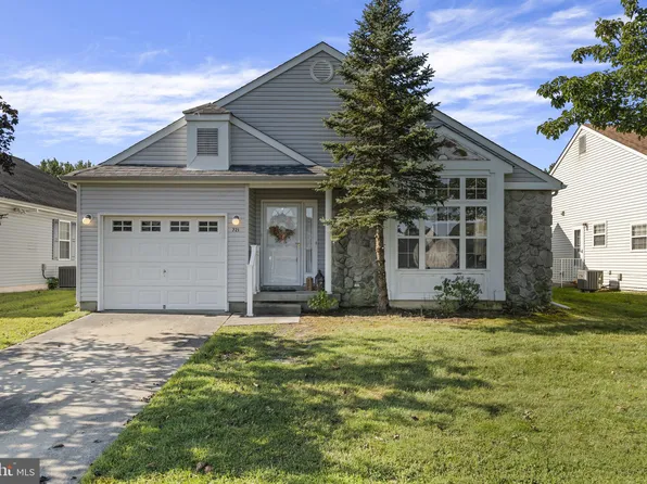 721 Virgin Island Dr, Williamstown, NJ 08094