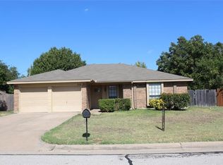 816 Judith St, Burleson, TX 76028