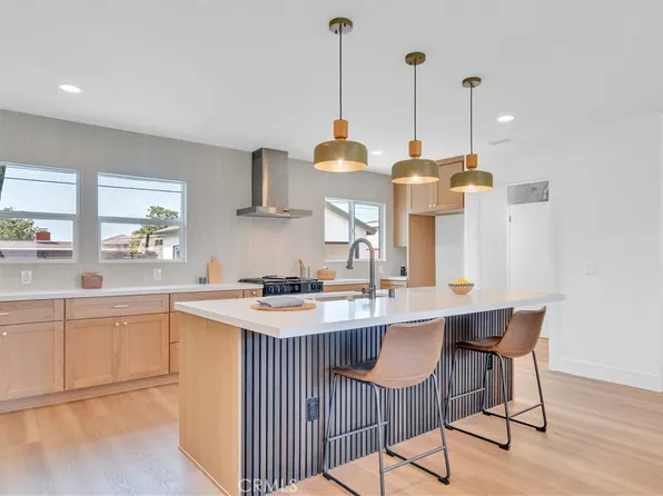 10525 S 5th Ave, Inglewood, CA 90303