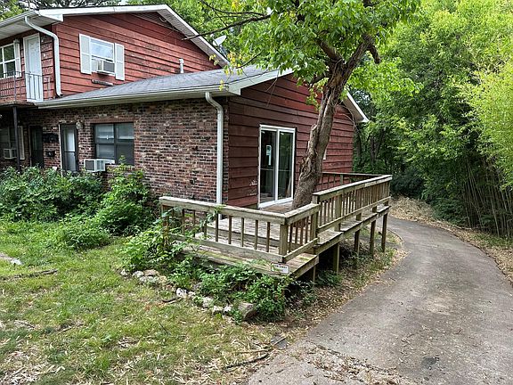 3rd image of 828 W Caraway St #828