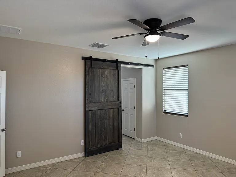 5022 E Glencove St — Photo 9