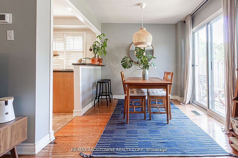 Oakville Townhouse for rent - 3 Bedrooms — photo 6