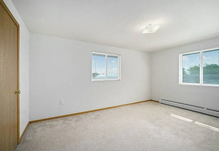 HILLTOP PARK APARTMENTS — Photo 6