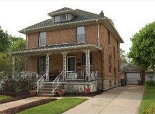 359 Walnut Ave, Elgin, IL 60123