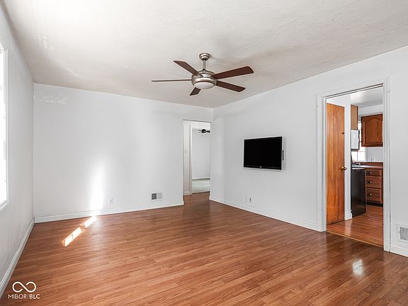 3rd image of 366 S Webster Ave