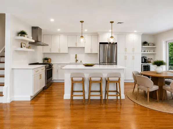 9 Ledge St, Melrose, MA 02176