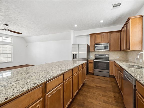 4th image of 3324 Masters Point Dr